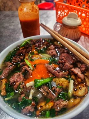 tương ớt và phở bò